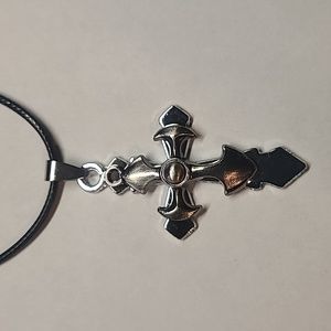 Mens/unisex metal cross necklace